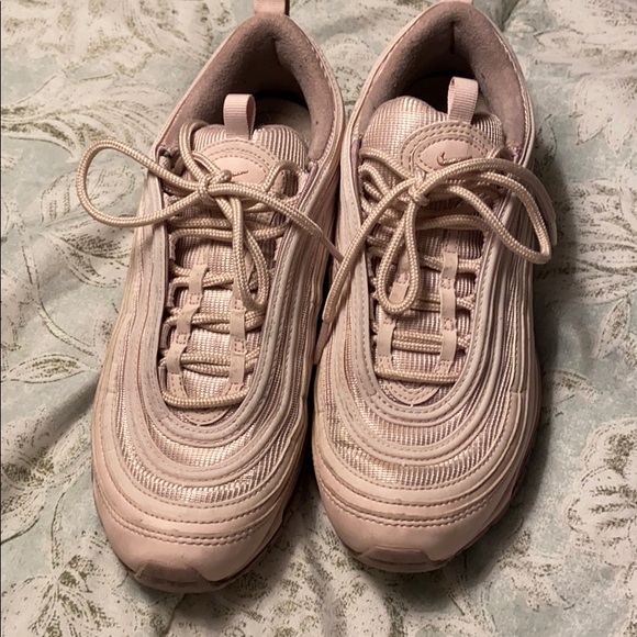 Nike Shoes - Nike pro max gently used
